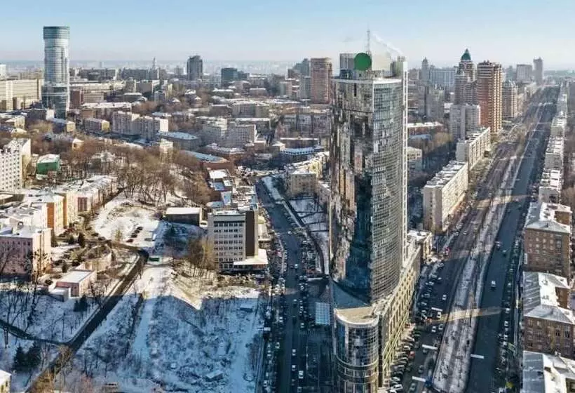 سوییت, Premier Hotel Rus