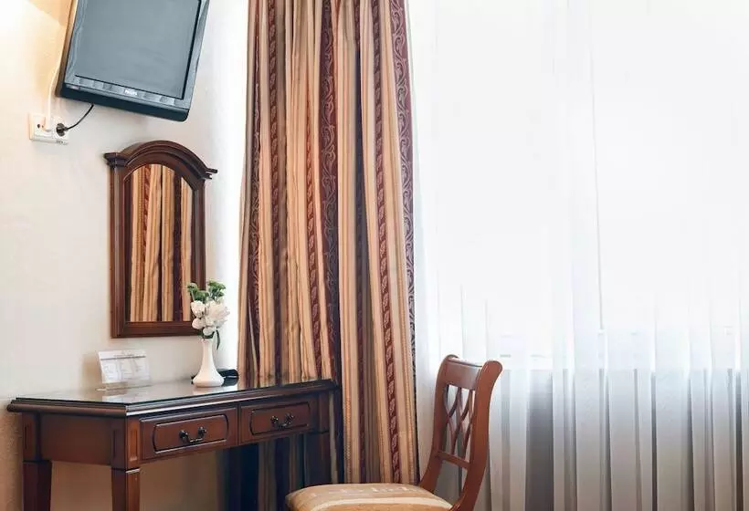 سوییت, Premier Hotel Rus