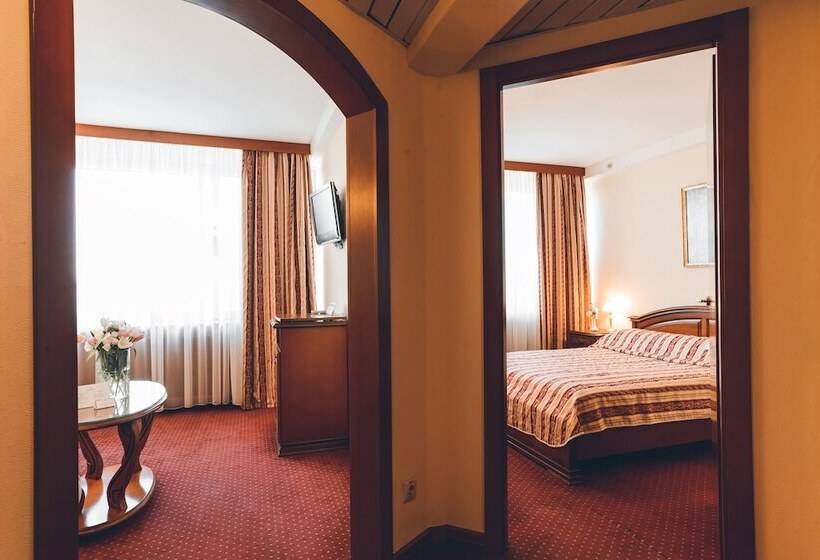 سوییت, Premier Hotel Rus