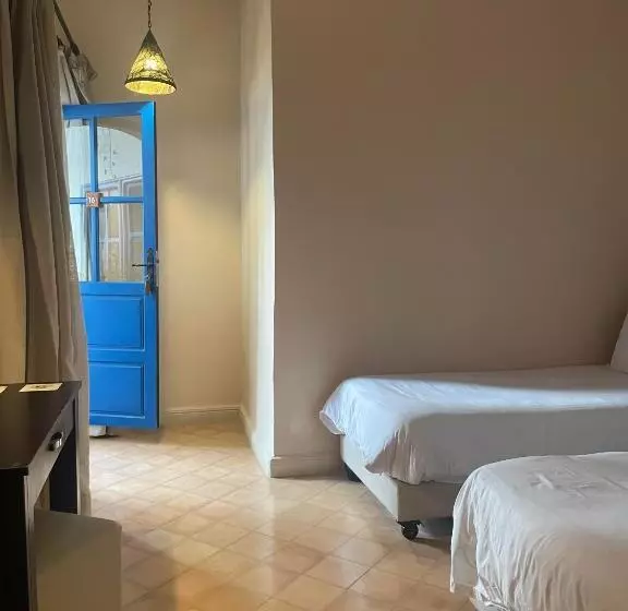 エコノミールーム, Riad Al Madina
