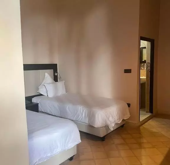 エコノミールーム, Riad Al Madina
