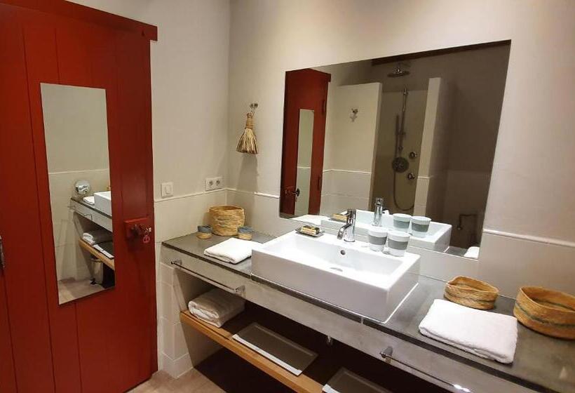 اتاق استاندارد, La Ferme D'ika