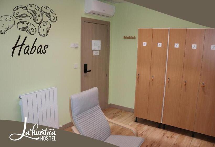 غرفة عائلية, Hostel La Huertica