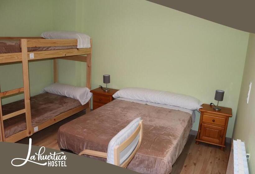 غرفة عائلية, Hostel La Huertica