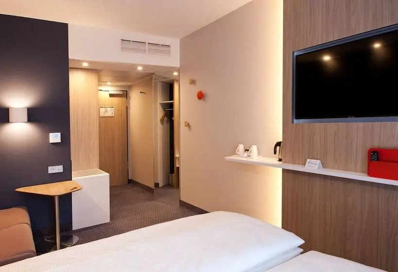 ダブルベッドスタンダードルーム, Holiday Inn Express   Göppingen, An Ihg