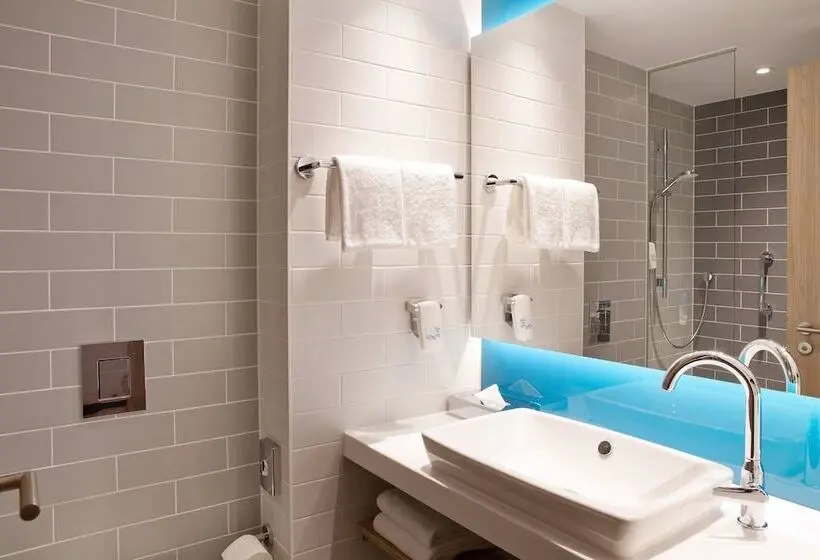 ダブルベッドスタンダードルーム, Holiday Inn Express   Göppingen, An Ihg