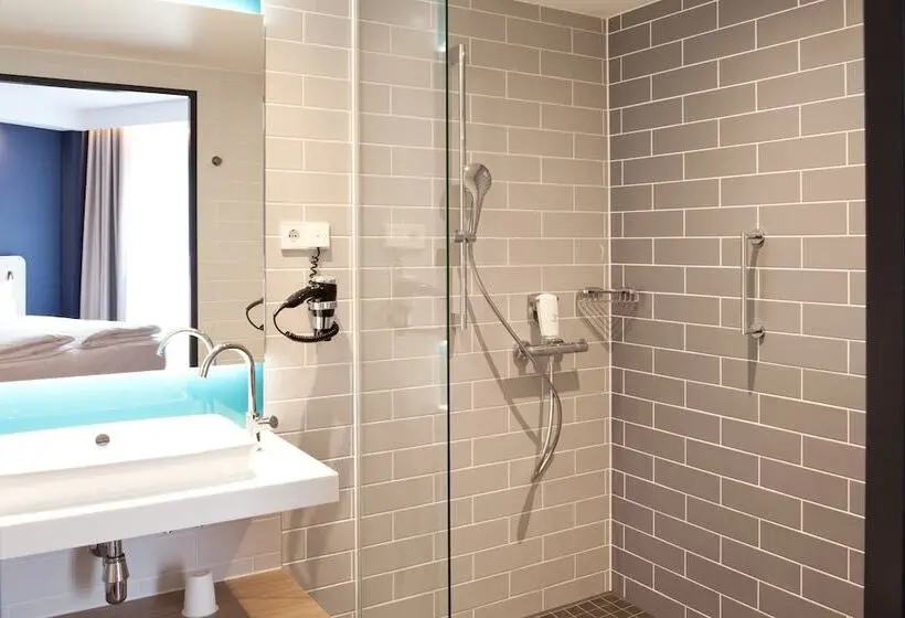 ダブルベッドスタンダードルーム, Holiday Inn Express   Göppingen, An Ihg