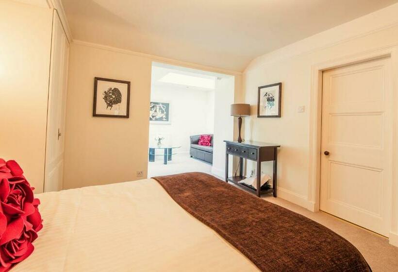 סוויטה, The Redgarth