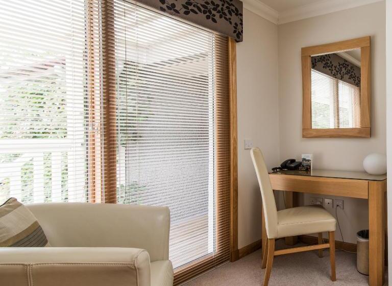 חדר דלוקס, The Redgarth