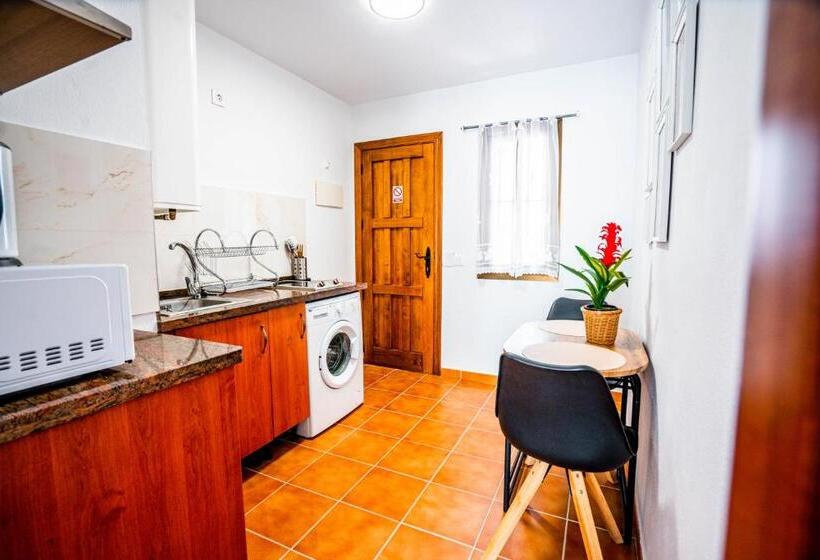 디럭스 스튜디오, Marbella Village