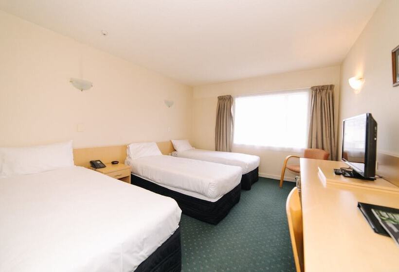 חדר סופריור לשלושה, Brydone Hotel Oamaru