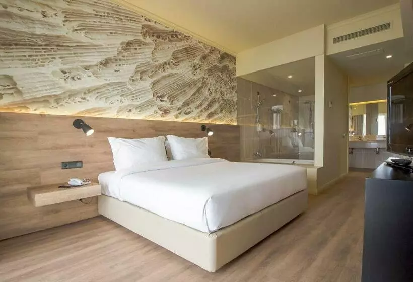 سوییت سوپریور با چشم‌انداز دریا, Calheta Beach - All Inclusive, Savoy Signature