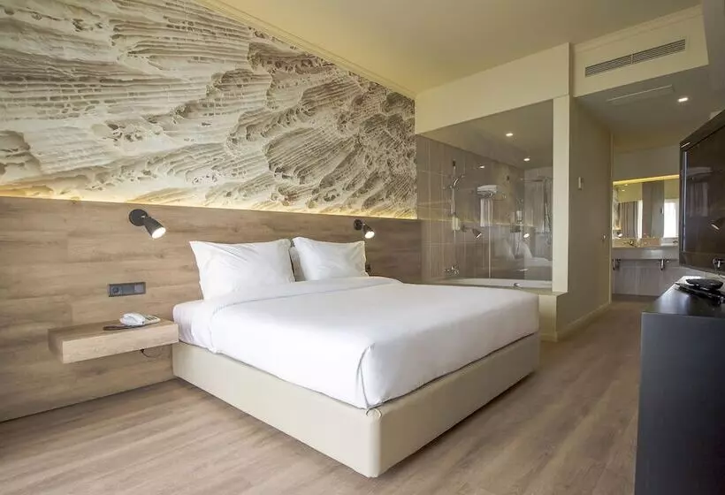 سوییت سوپریور با چشم‌انداز دریا, Calheta Beach - All Inclusive, Savoy Signature