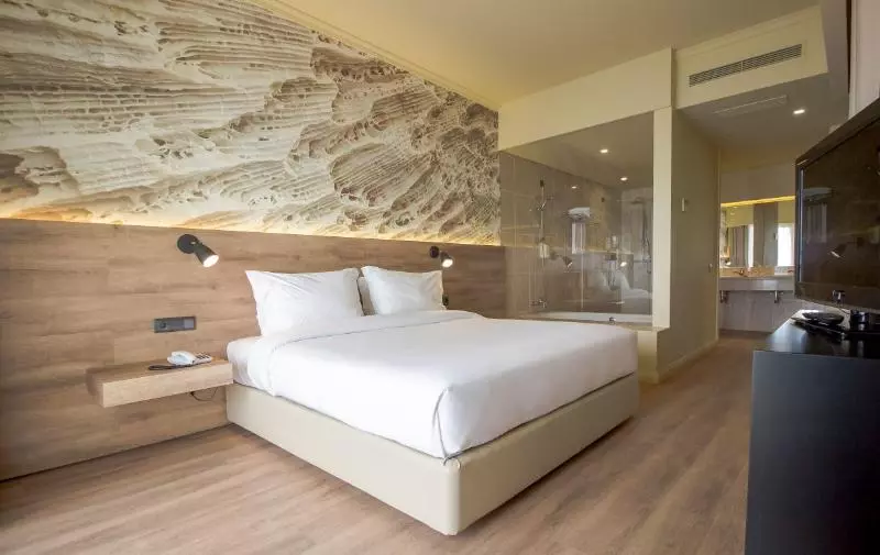 سوییت سوپریور با چشم‌انداز دریا, Calheta Beach - All Inclusive, Savoy Signature
