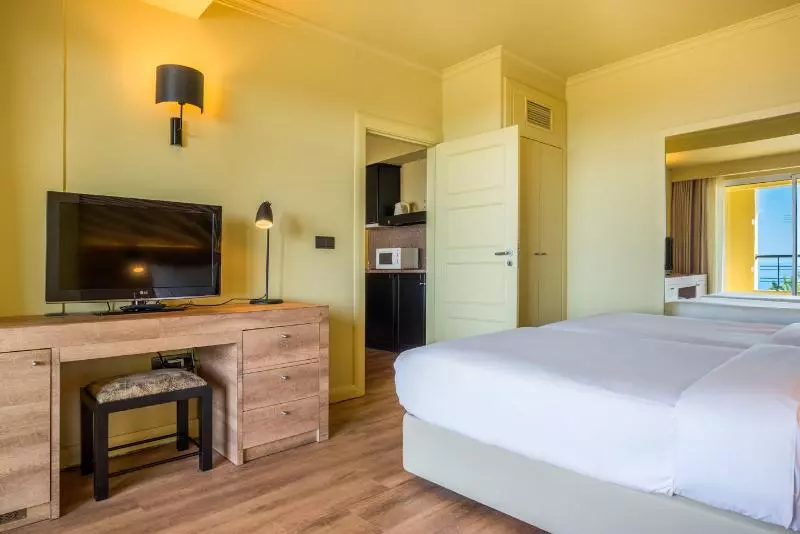 سوییت با چشم‌انداز جانبی دریا, Calheta Beach - All Inclusive, Savoy Signature