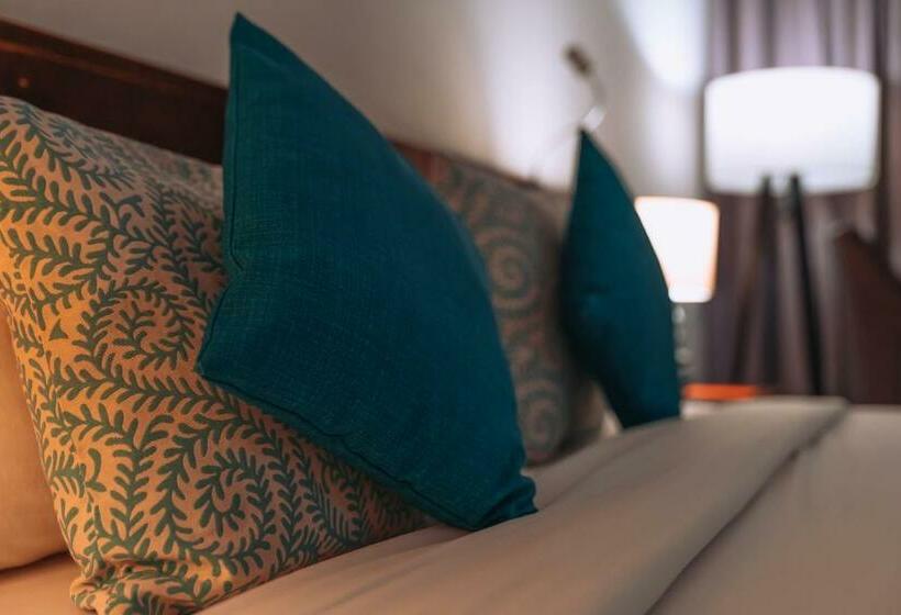 디럭스 룸, Casuarina Resort And Spa