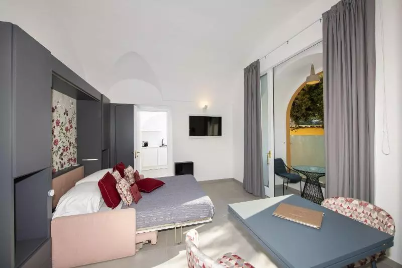 بانگلوی استاندارد, Casuarina Resort And Spa