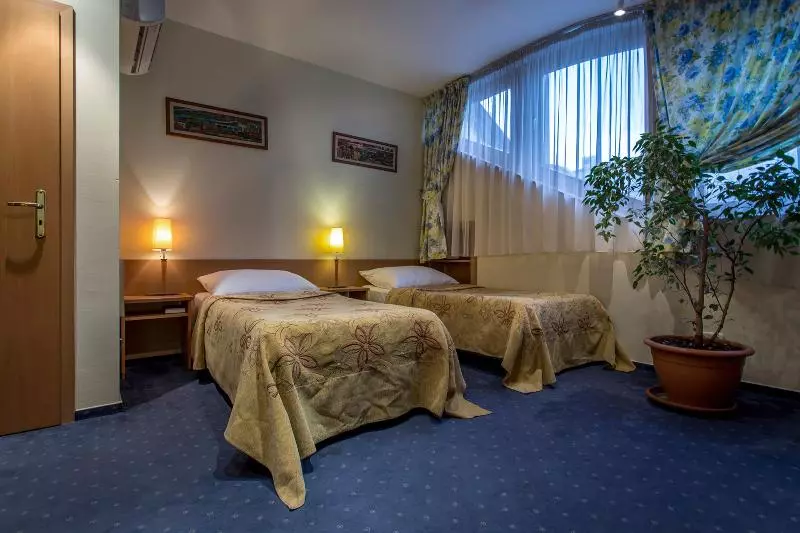 スタンダードルーム, Corvin Hotel Budapest Sissi Wing