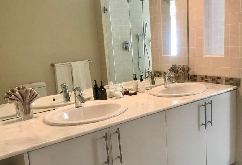 Family Suite, Manor On The Bay