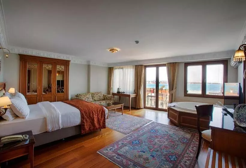 Standard Triple Room Sea View