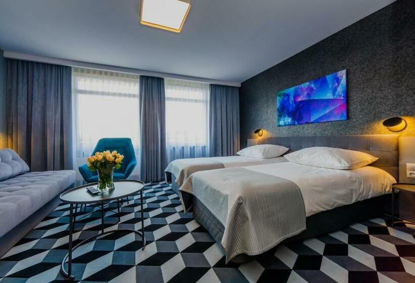 プレミアムルーム, Wyspiański