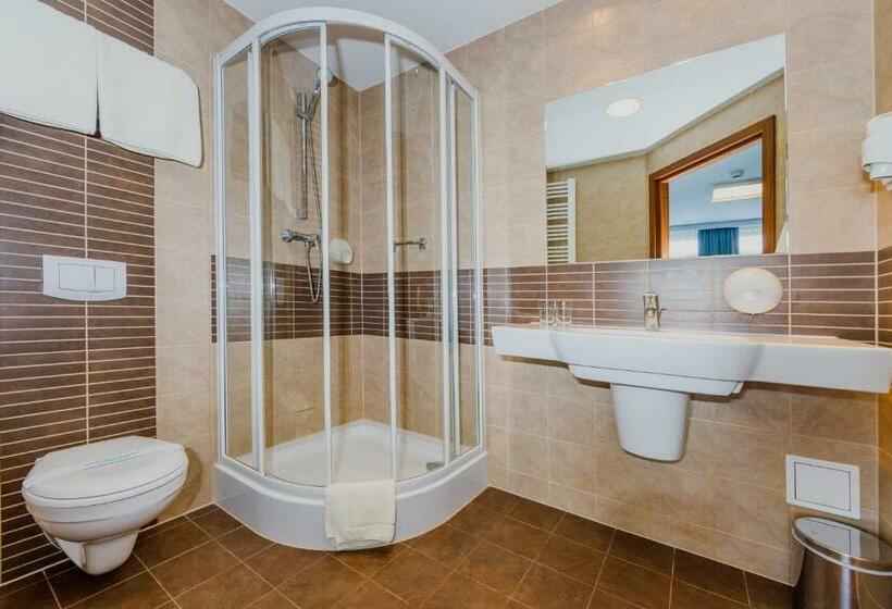 プレミアムルーム, Wyspiański