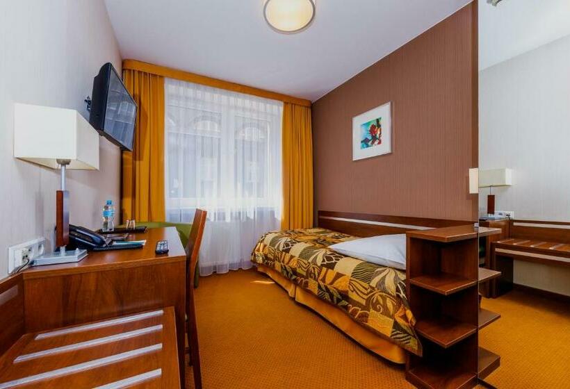 クラシックシングルルーム, Wyspiański