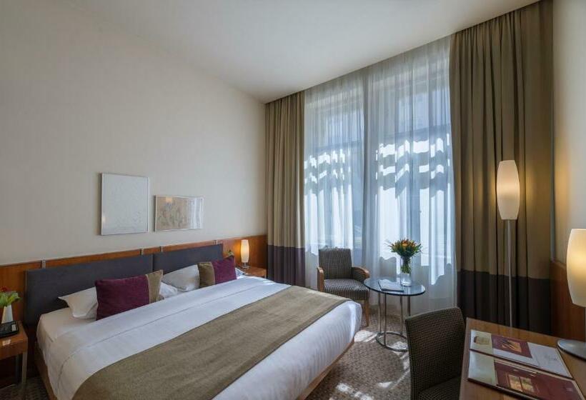 اتاق استاندارد با چشمانداز باغ, K+k Hotel Central