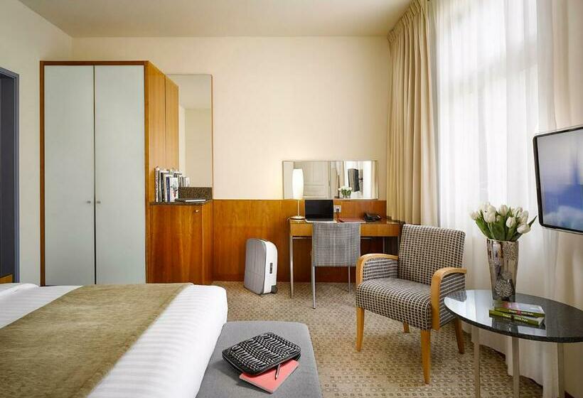 اتاق استاندارد با چشمانداز باغ, K+k Hotel Central