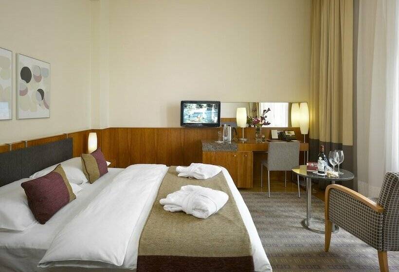 اتاق استاندارد با چشمانداز باغ, K+k Hotel Central