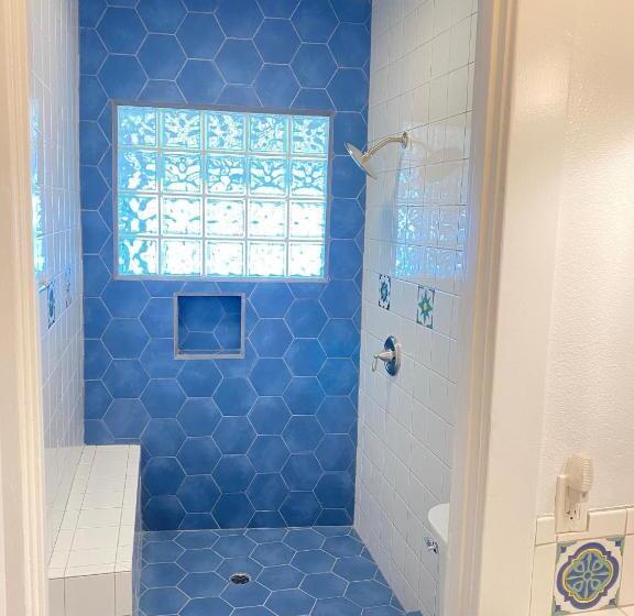 جناح, The Edgewater