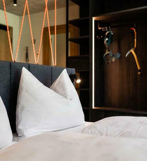 חדר סטנדרט, Wochtla Buam