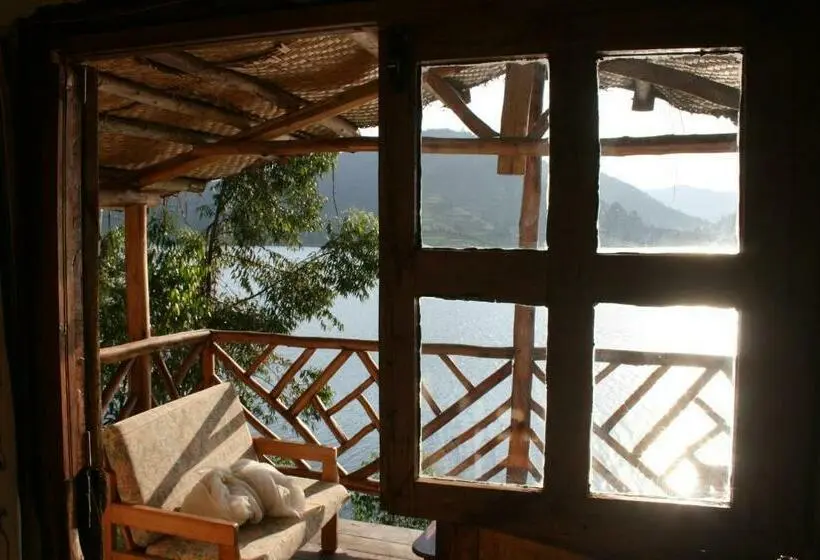 اتاق استاندارد با بالکن, Amasiko Homestay Lake Bunyonyi