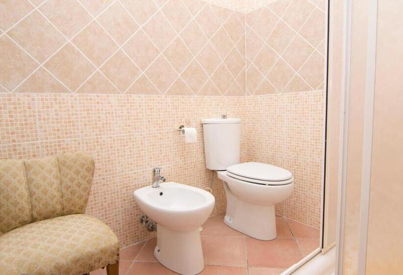 חדר משפחתי, Ca  Rinaldi F