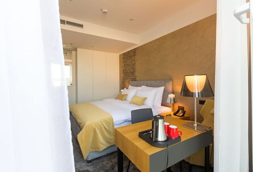 اتاق سوپریور, Boutique Hotel Museum