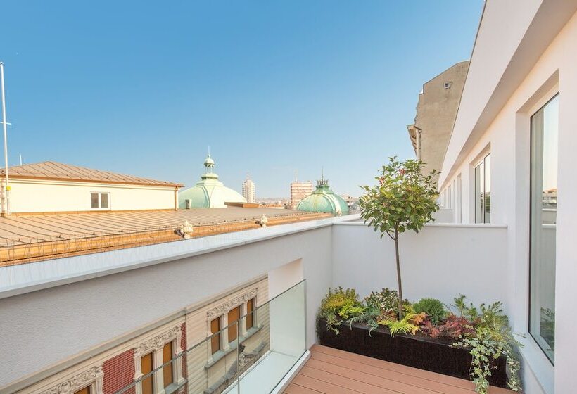 اتاق اجرایی, Boutique Hotel Museum