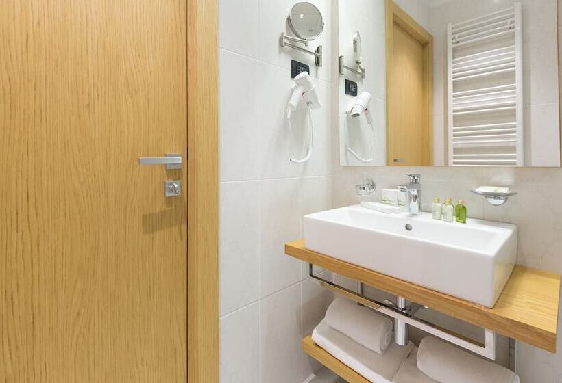 اتاق سوپریور, Boutique Hotel Museum