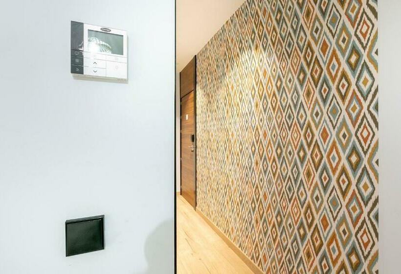 اتاق استاندارد سه نفره, Hostal Anton Martin
