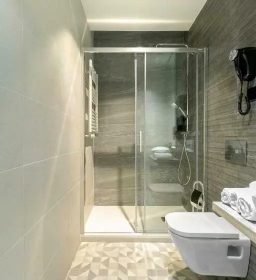اتاق سوپریور, Hostal Anton Martin