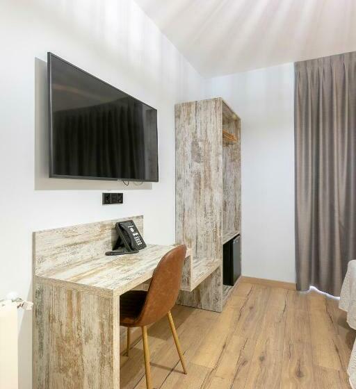 اتاق استاندارد, Hostal Anton Martin