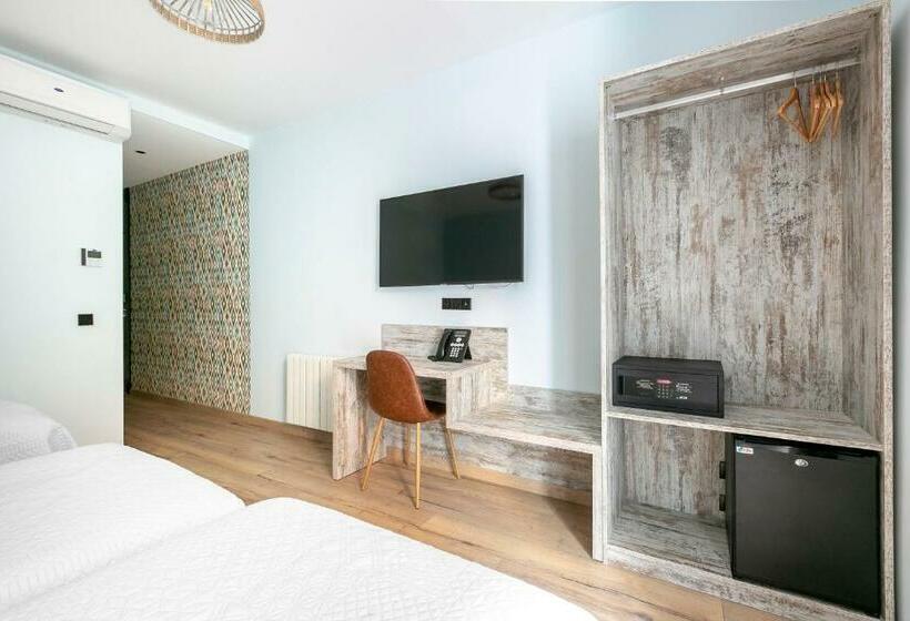 اتاق استاندارد سه نفره, Hostal Anton Martin