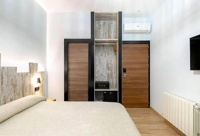اتاق استاندارد, Hostal Anton Martin