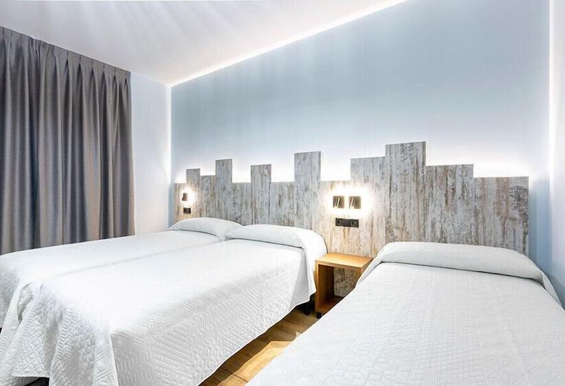 اتاق استاندارد سه نفره, Hostal Anton Martin