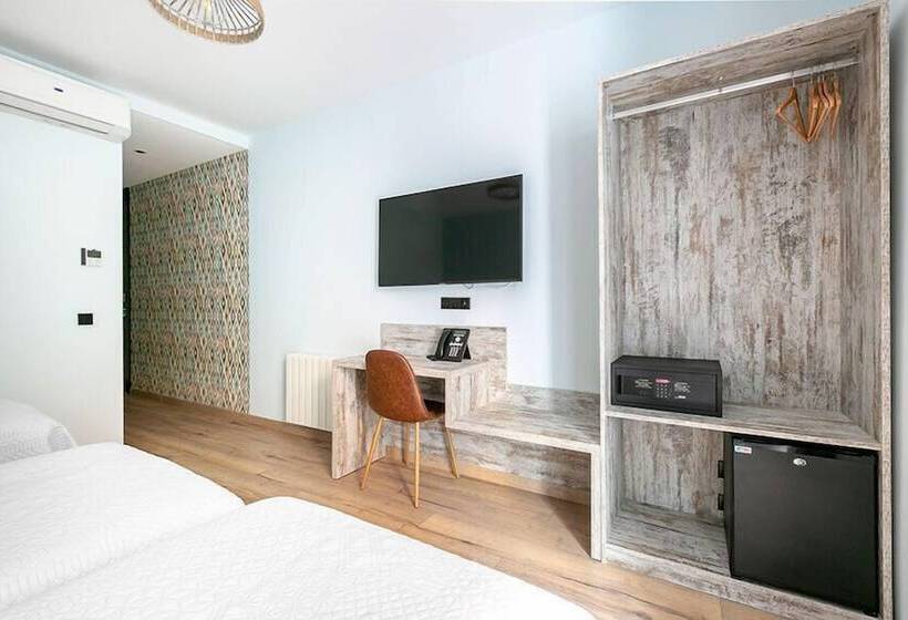 اتاق استاندارد سه نفره, Hostal Anton Martin