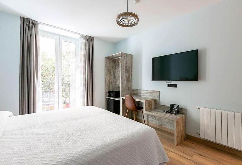 اتاق استاندارد, Hostal Anton Martin