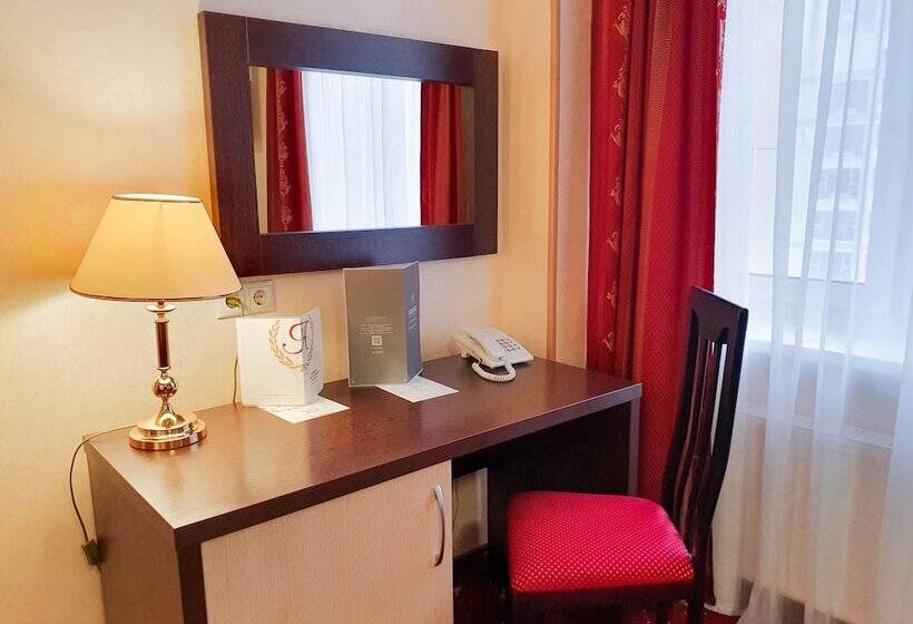 标准工作室, Amaks Safar