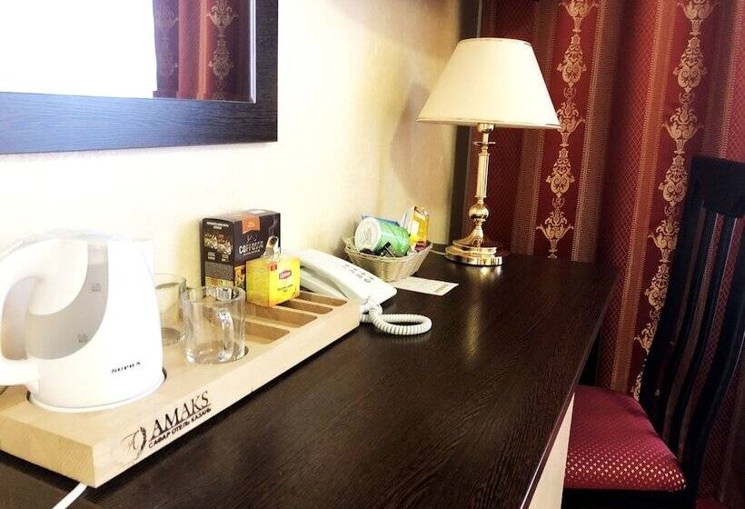 标准工作室, Amaks Safar