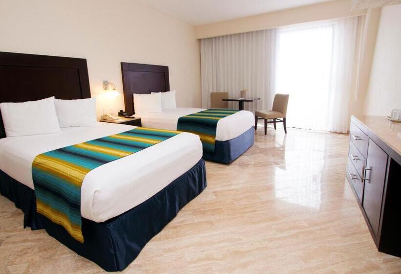 Cameră Standard Pat King Size, Crown Paradise Club Cancun   All Inclusive