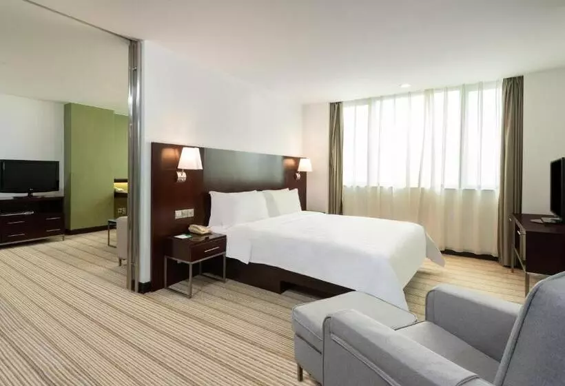 اتاق استاندارد با تخت بزرگ, Holiday Inn Shanghai Vista, An Ihg