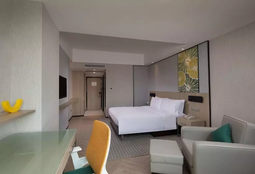 Premium room with river view, Holiday Inn Shanghai Vista, An Ihg